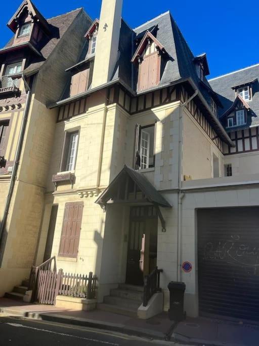 Beau Studio A 30M De La Plage / Beautiful Studio 30M From The Beach Trouville-sur-Mer Extérieur photo